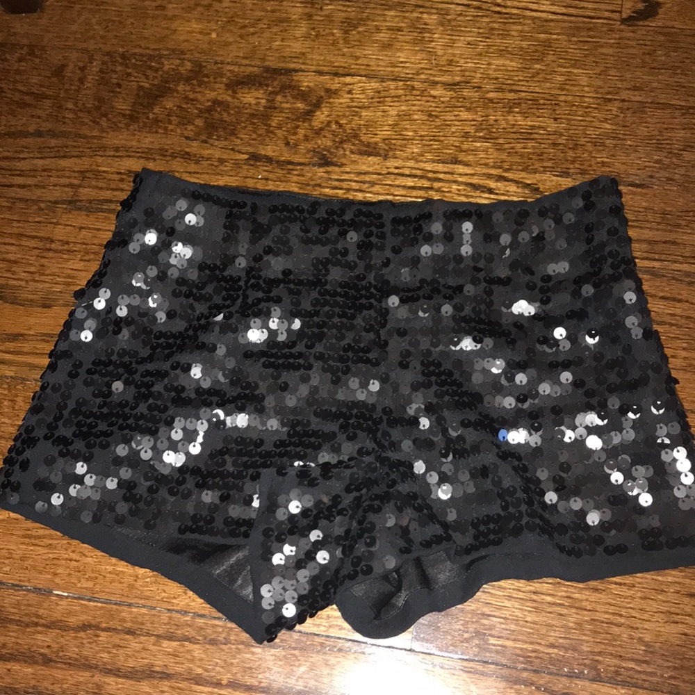 🌹Black sequins shorts🌹